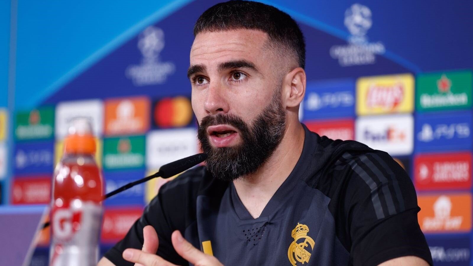Dani Carvajal: "Renovaría a Ancelotti mañana mismo, pocos entrenadores pueden hacerlo mejor"