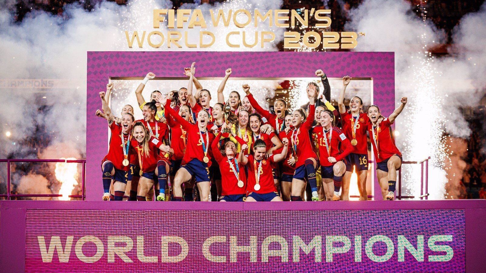 Aitana Bonmatí, Salma Paralluelo y la selección femenina de fútbol, nominados a los Laureus 2024