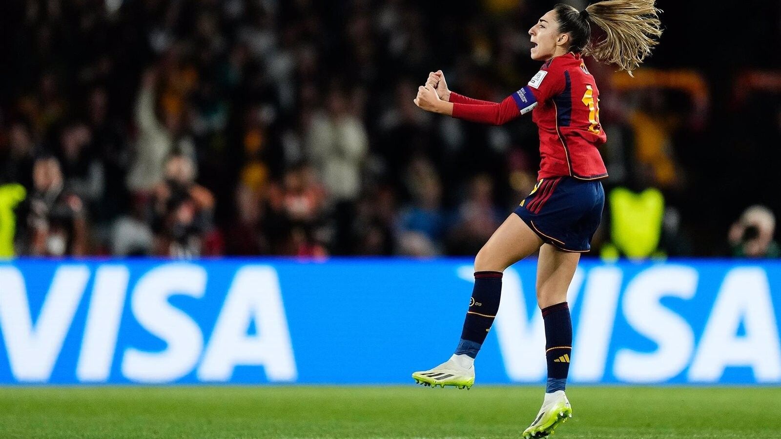 Aitana Bonmatí y Olga Carmona representan al fútbol español en los Once Mundiales de los The Best