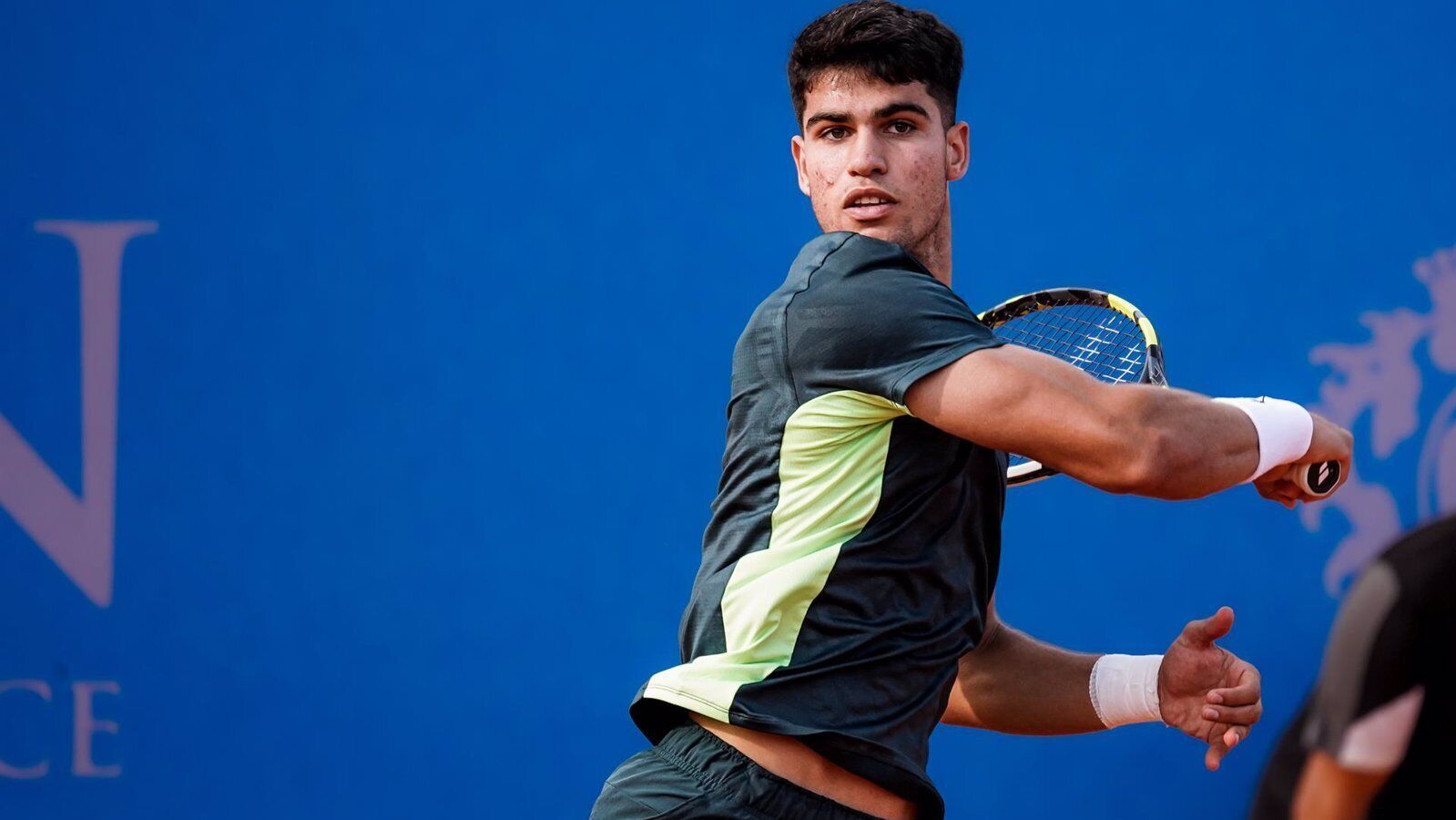 Carlos Alcaraz amaina a Ben Shelton para un buen debut en el Masters 1000 de Toronto