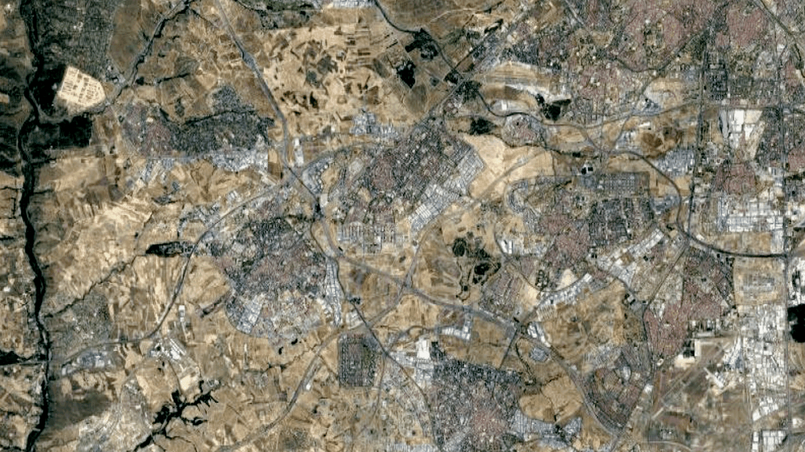 Las piscinas de Andrés Torrejón y Villafontana en Móstoles abrirán el 12 de junio con restricciones